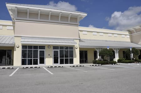 How Professional Parking Lot Cleaning Helps Little Rock Businesses Create Better First Impressions